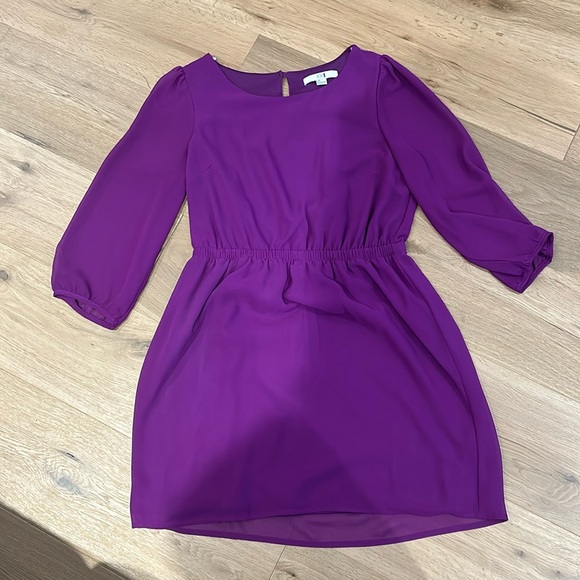 Purple dress singed at the waist. Size large - Picture 1 of 1